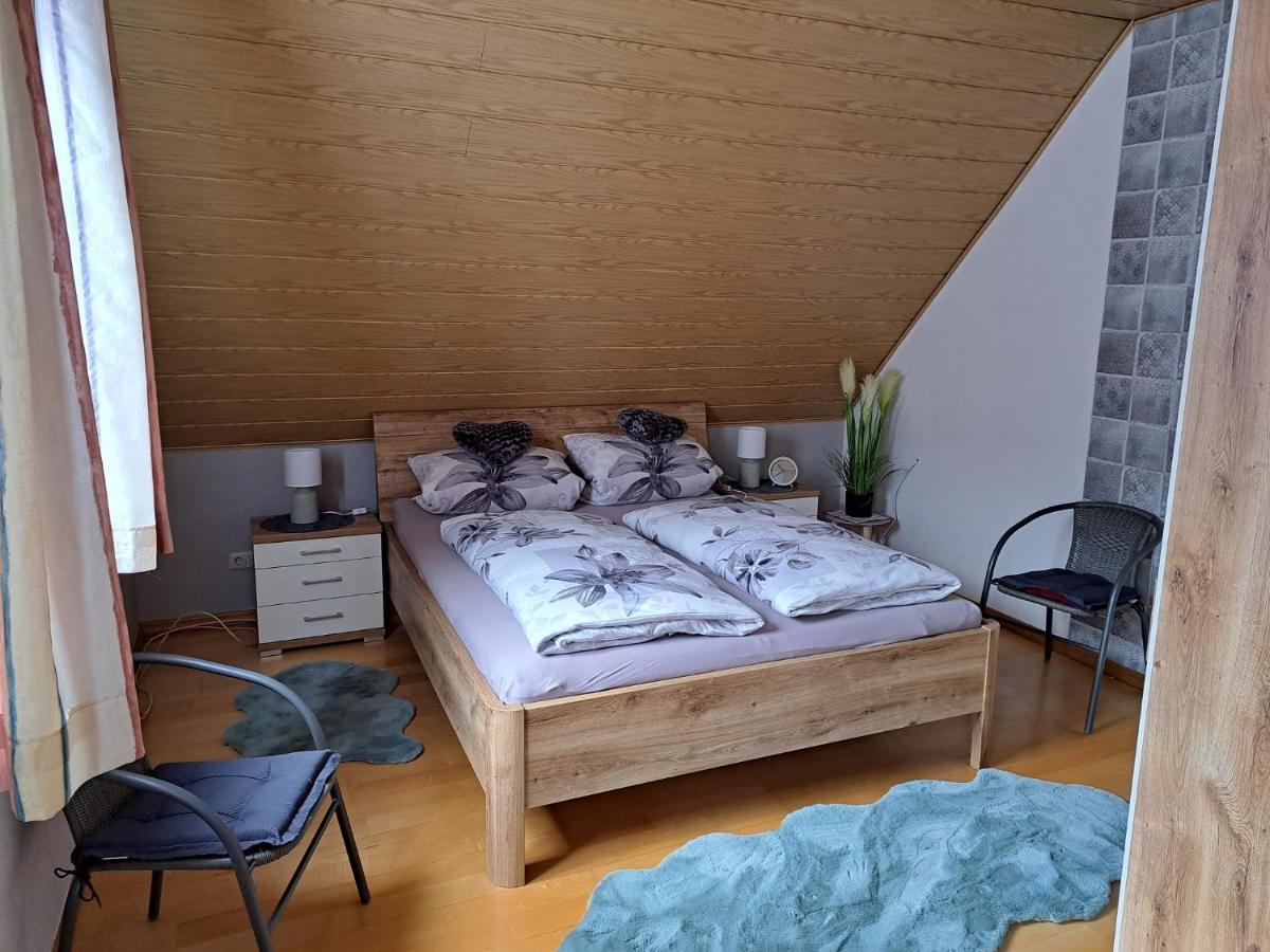 Ferienwohnung Sonja Mit Garten Und Freisitz Steinwiesen Ngoại thất bức ảnh