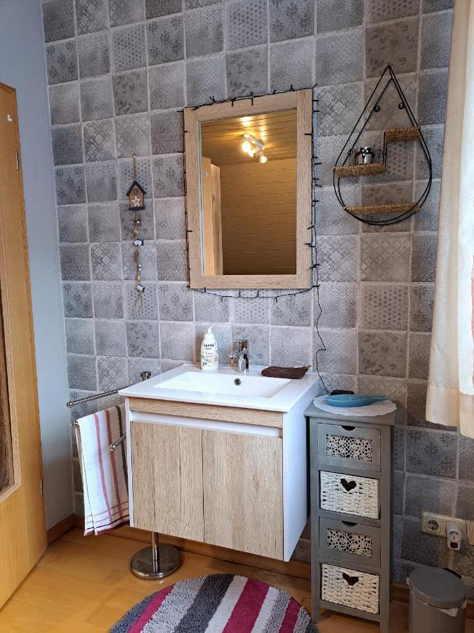 Ferienwohnung Sonja Mit Garten Und Freisitz Steinwiesen Ngoại thất bức ảnh